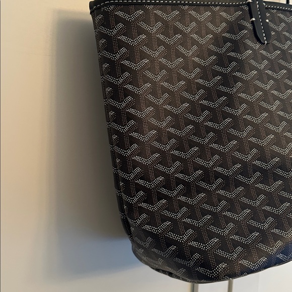 EMO GRAPHIC PATTERN TOTE -inspired by the designer brand ❤️ - Picture 4 of 8